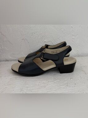 SAS Suntimer Leather Low Heel Strap Slingback Sandals Navy Blue Size 9 WW